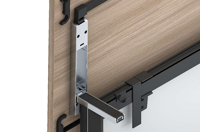 Handle folding switch